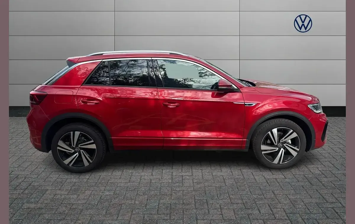 Used VW T-Roc R-line 150 HP (110 kW) 2026 Red SUV