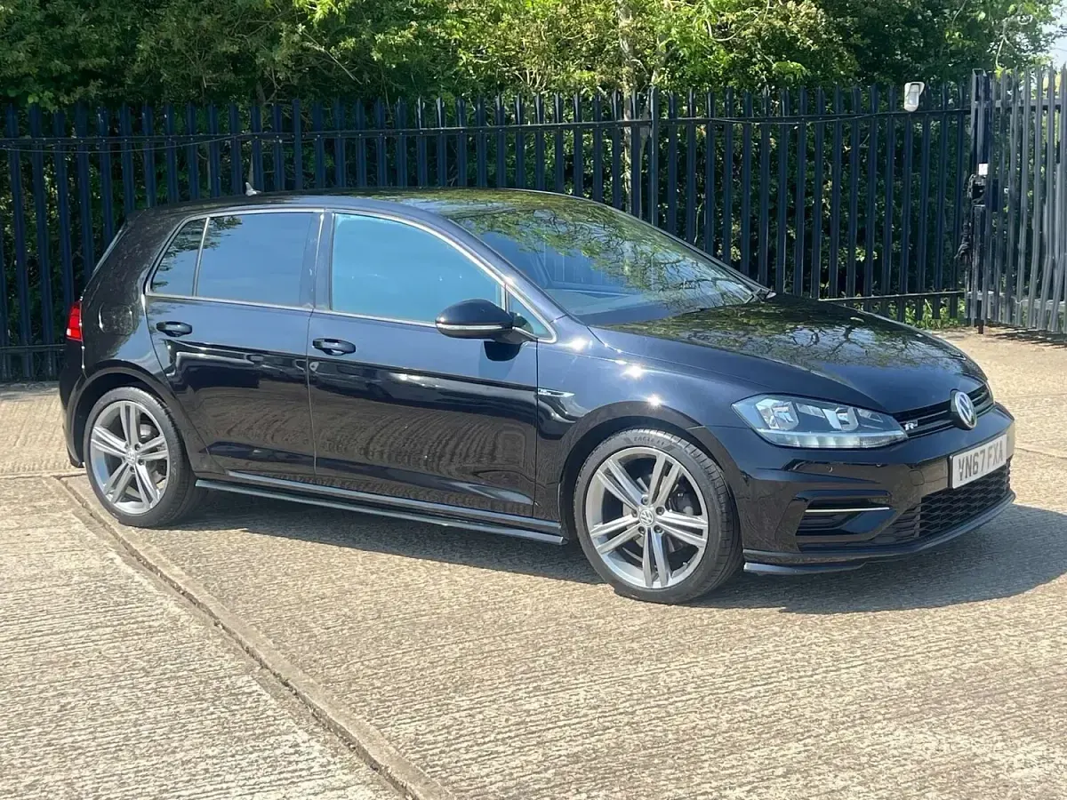 Used VW Golf VII R-line 150 HP (110 kW) 2017 Black Hatchback