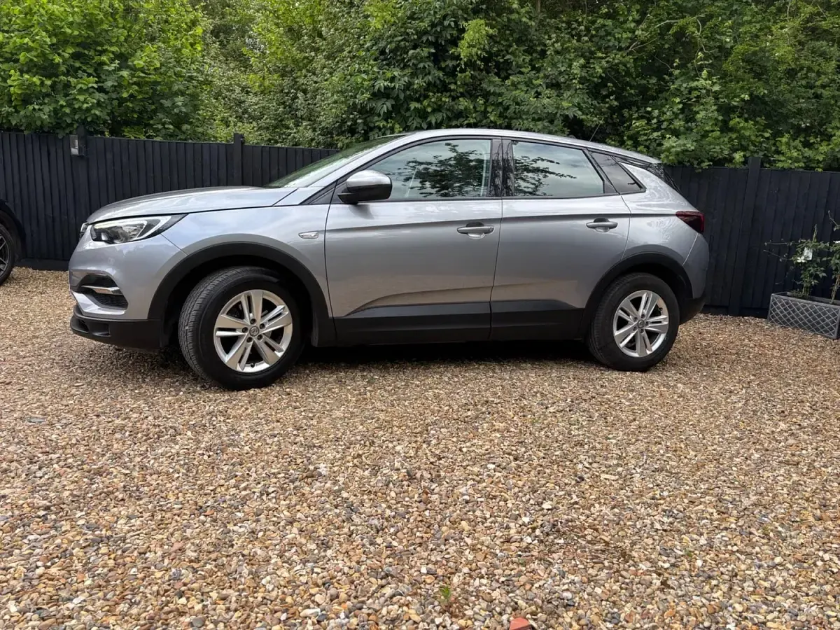 Used Vauxhall Grandland X S 130 HP (95 kW) 2020 Grey SUV