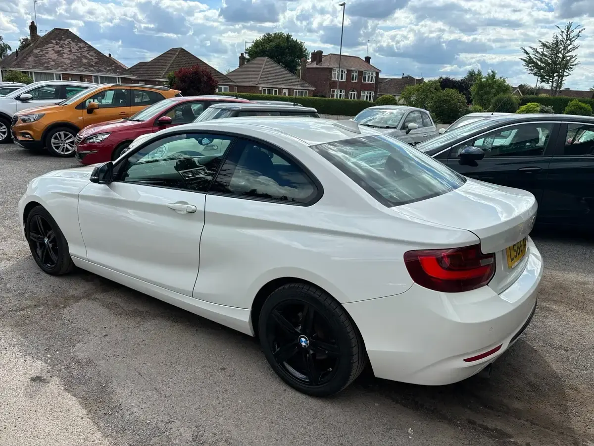 Used BMW 218 Sport Line 2015 White Coupe