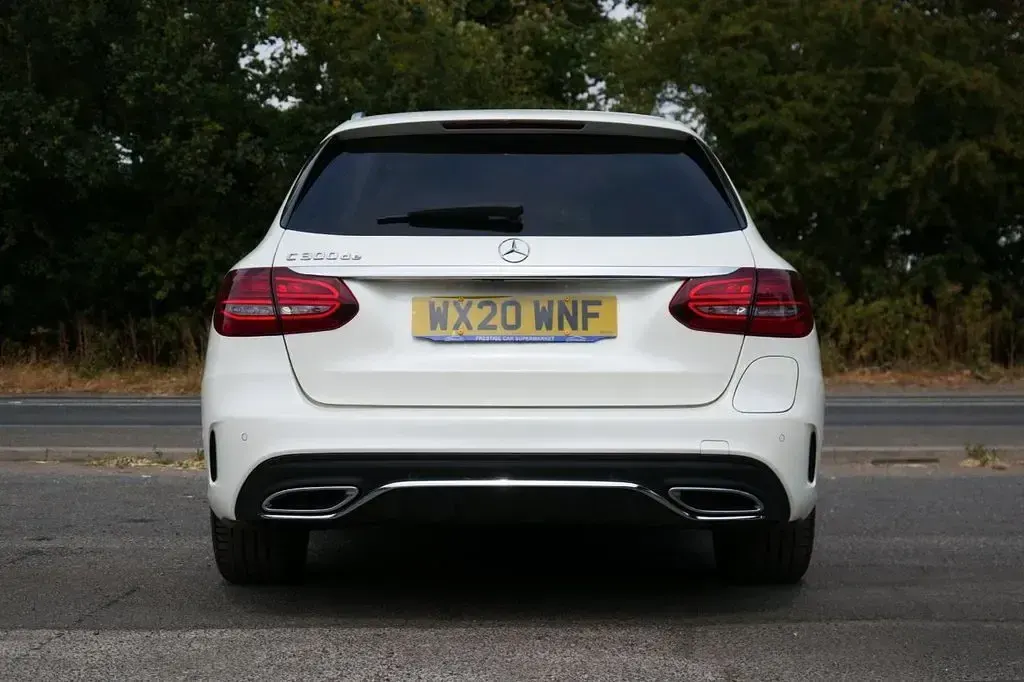 Used Mercedes C300 AMG line 306 HP (225 kW) 2020 White Estate