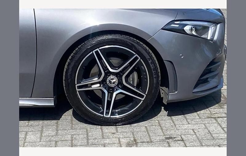 Używany Mercedes A200 Executive 150 KM (110 kW) 2023 Szary Hatchback