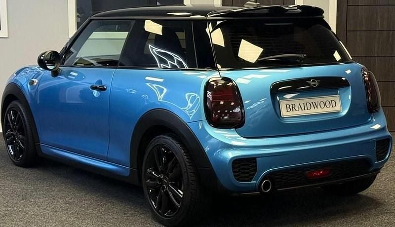 Usado Mini Cooper Hatch 136 CV (100 kW) 2019 Azul Utilitario