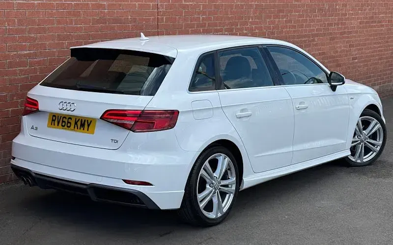 Usado Audi A3 Sportback S-Line 150 HP (110 kW) 2018 Citadino