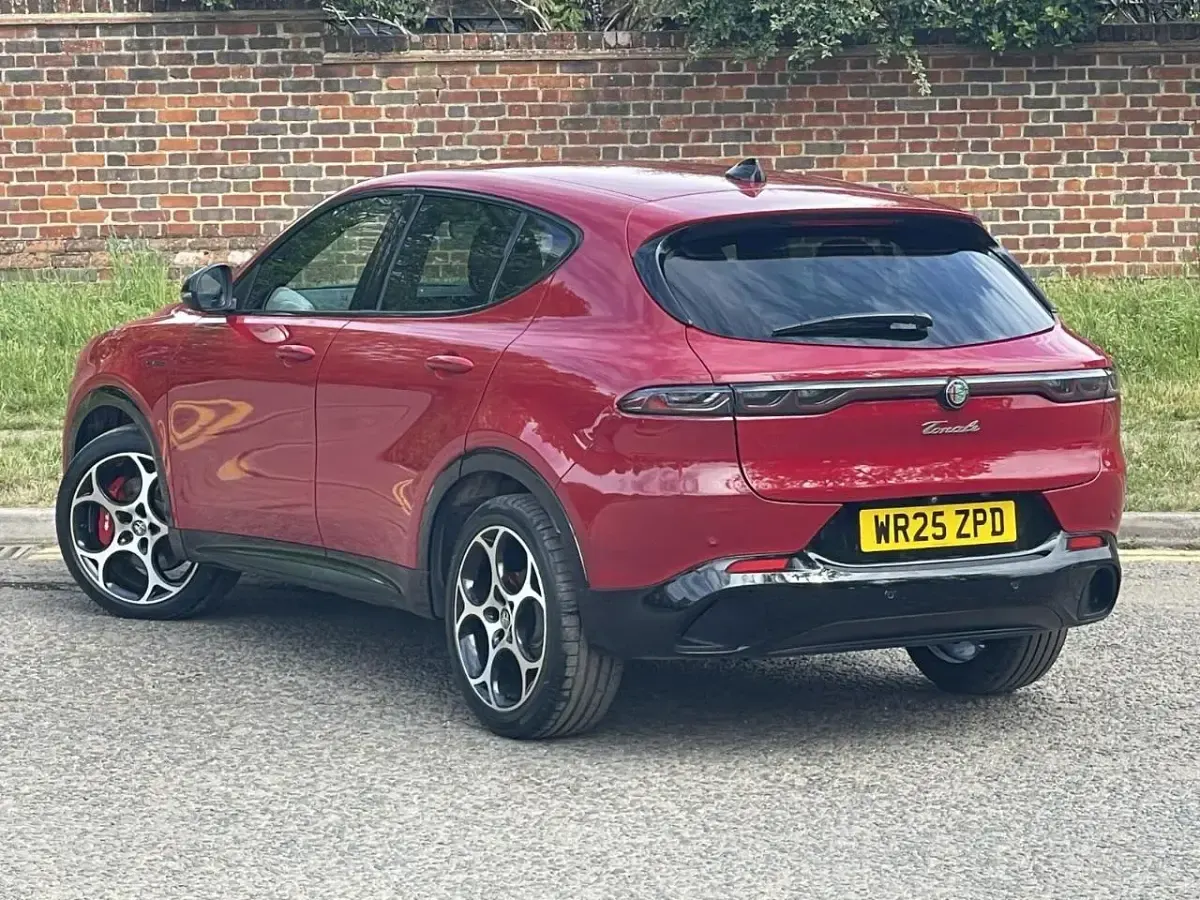 Used Alfa Romeo Tonale Veloce 158 HP (116 kW) 2025 Red SUV