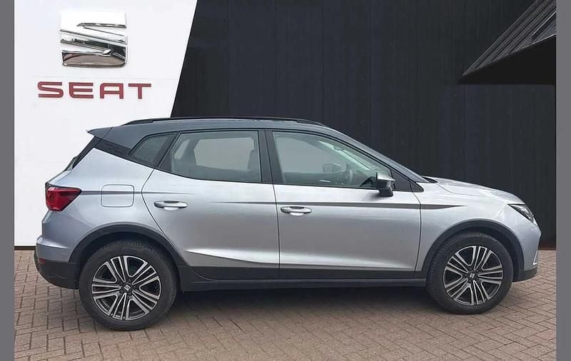 Used Seat Arona SE Technology 94 HP (69 kW) 2022 Silver SUV
