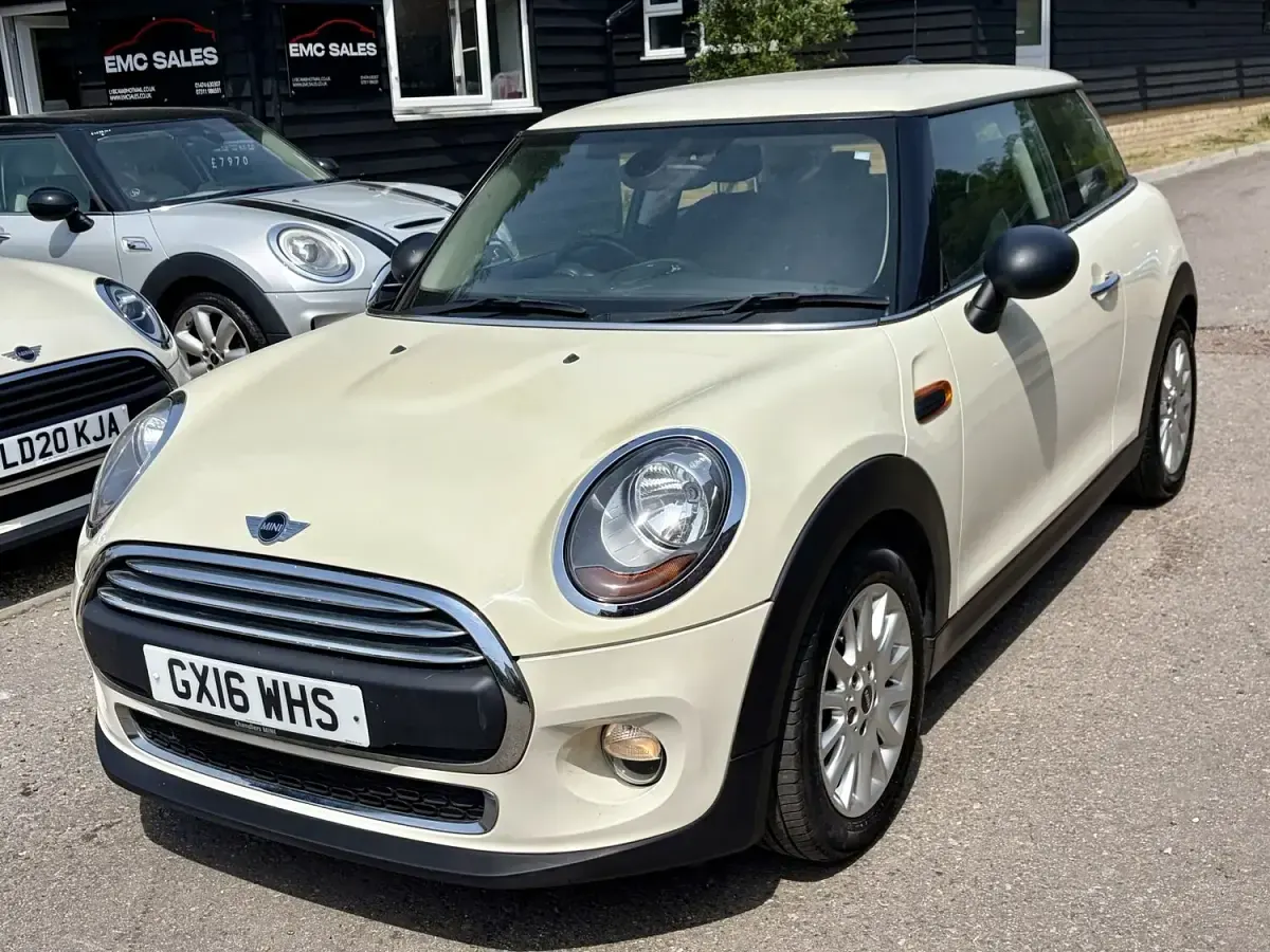 Used Mini ONE Hatch 102 HP (75 kW) 2016 White Hatchback