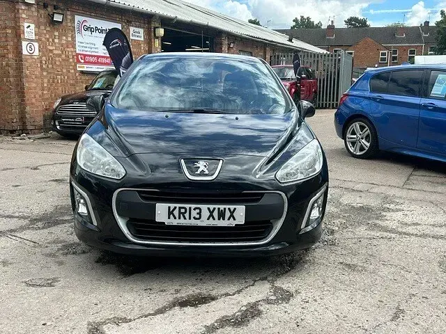 Used Peugeot 308 Access 92 HP (67 kW) 2013 Black Hatchback