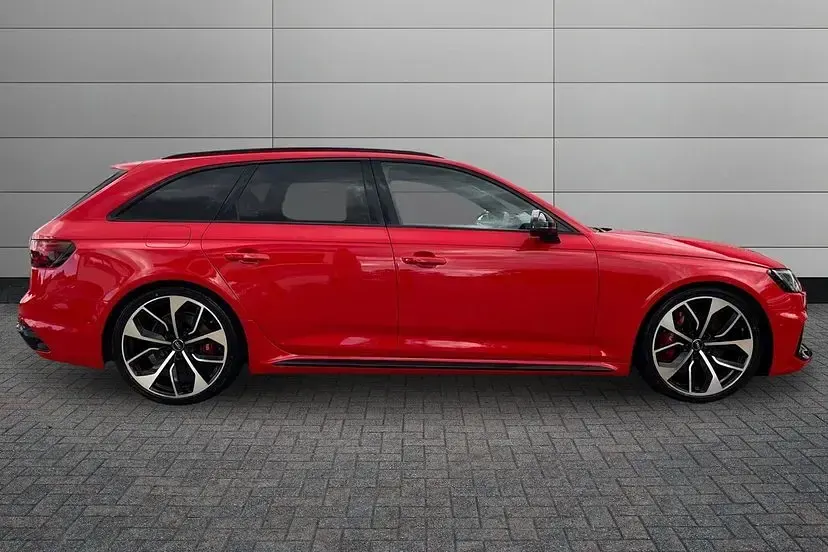 Used Audi RS4 Design 450 HP (330 kW) 2018 Red Estate