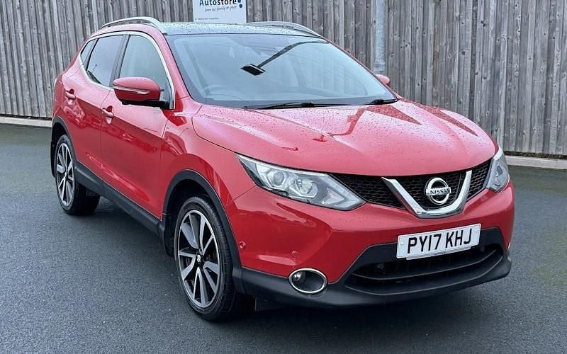 Red Used 2016 Nissan Qashqai Tekna SUV | £10,500 (Fair price) - Image 1/4