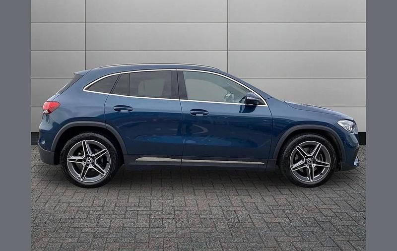 Used Mercedes GLA200 Executive 163 HP (119 kW) 2022 Blue SUV