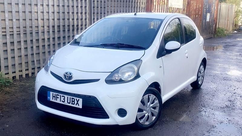 Begagnad Toyota Aygo 2013 Vit Halvkombi