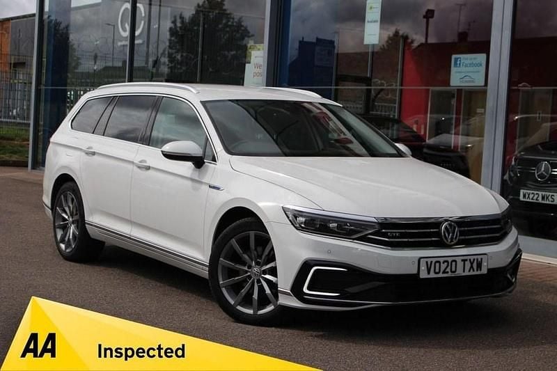 White Used 2020 VW Passat Advance Estate | £17,475 (Fair price) - Image 1/4