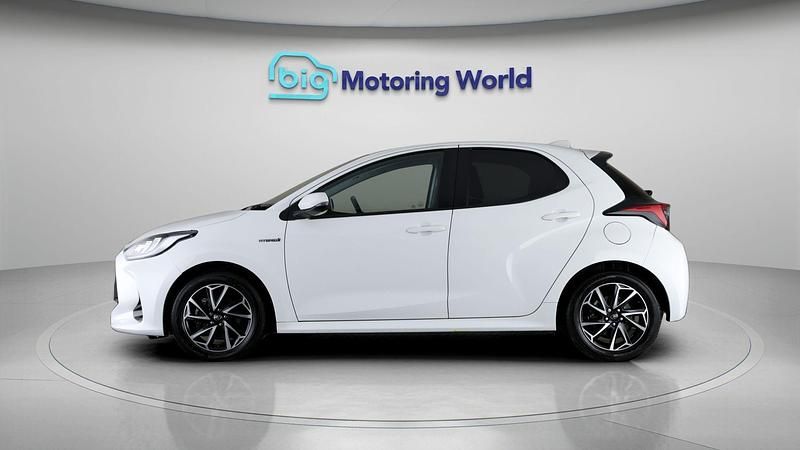 Used Toyota Yaris Hybrid Design 114 HP (83 kW) 2021