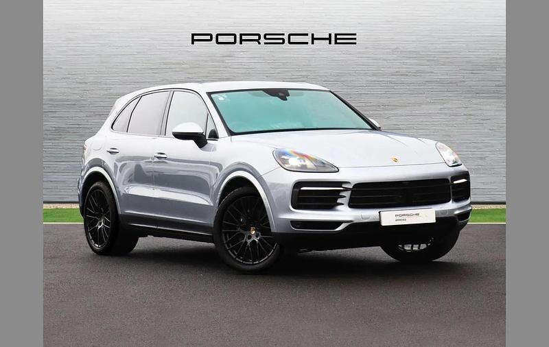 Used Porsche Cayenne 335 HP (246 kW) 2023 Dolomite silver metallic SUV