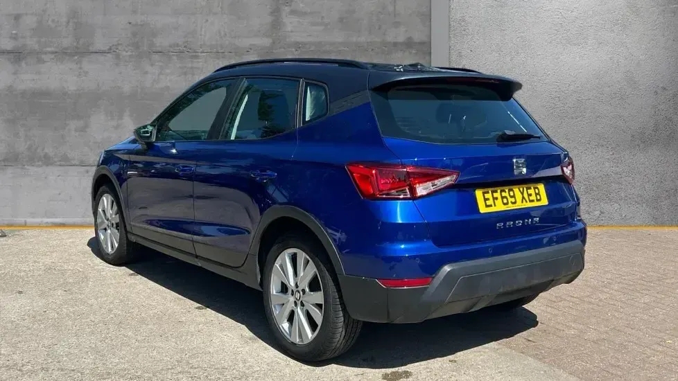 Used Seat Arona SE Technology 95 HP (69 kW) 2020 Metallic  mystery blue with grey roof SUV
