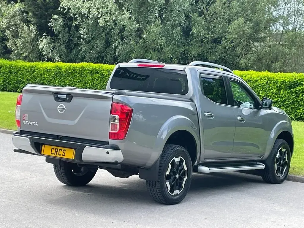 Used Nissan Navara Tekna 190 HP (139 kW) 2020 Grey Pickup