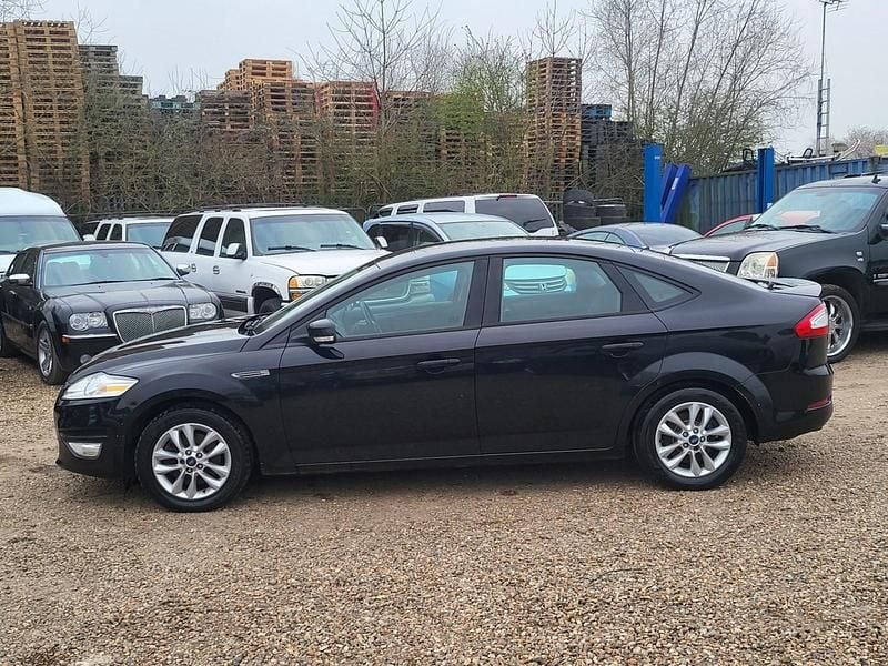 Used Ford Mondeo Zetec 115 HP (84 kW) 2012 Black Hatchback