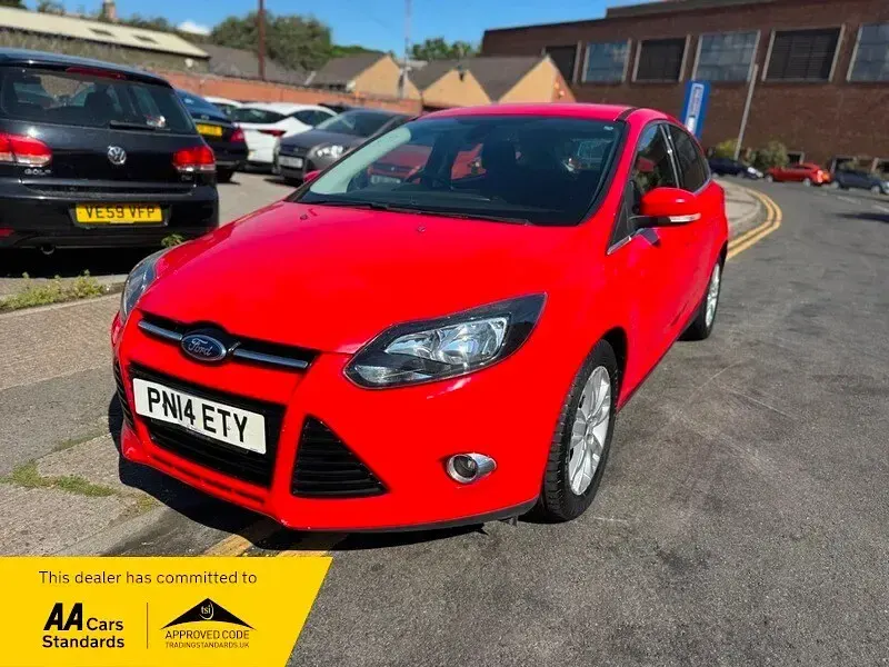 Used Ford Focus Titanium 125 HP (91 kW) 2014 Red