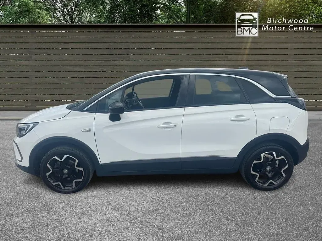 Used Vauxhall Crossland Elite 130 HP (95 kW) 2021 White SUV