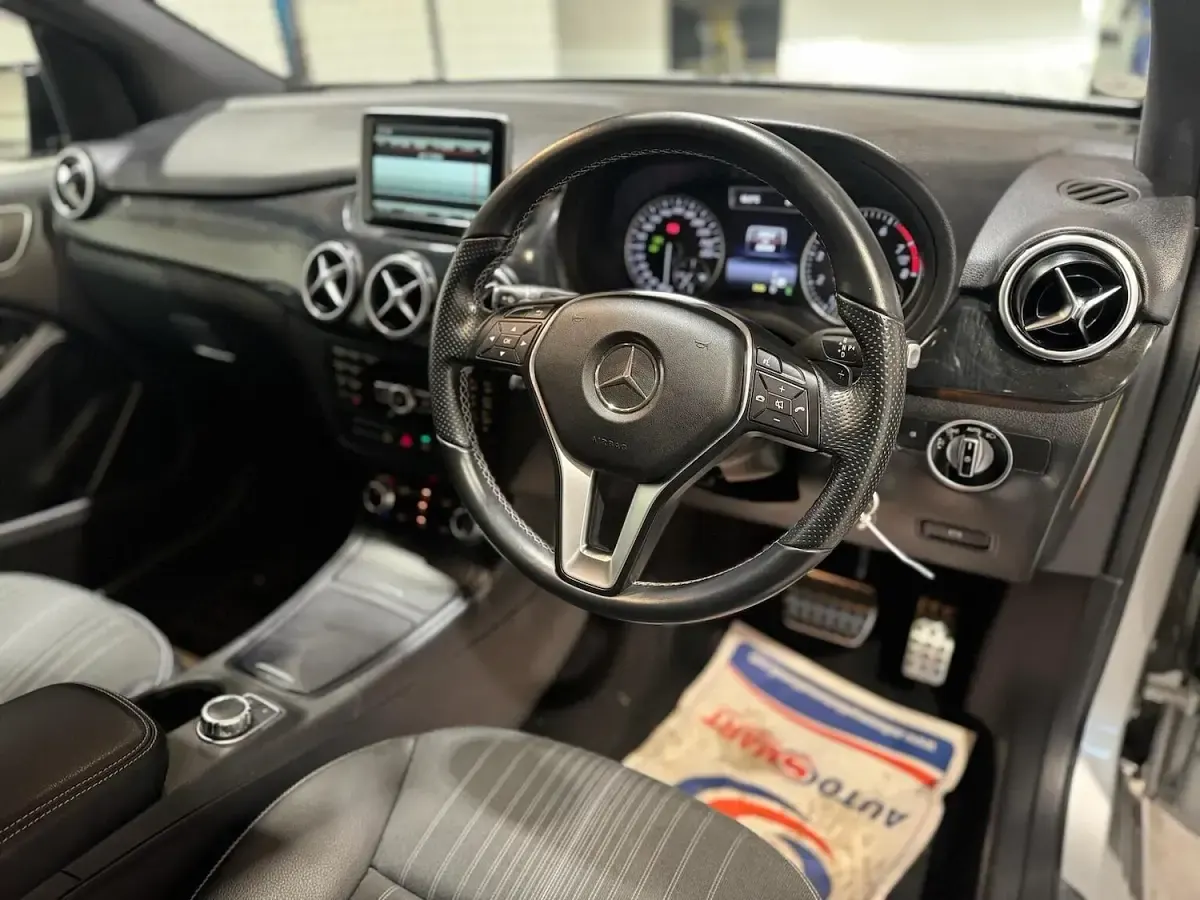 Used Mercedes B180 Premium 2014 Silver Hatchback