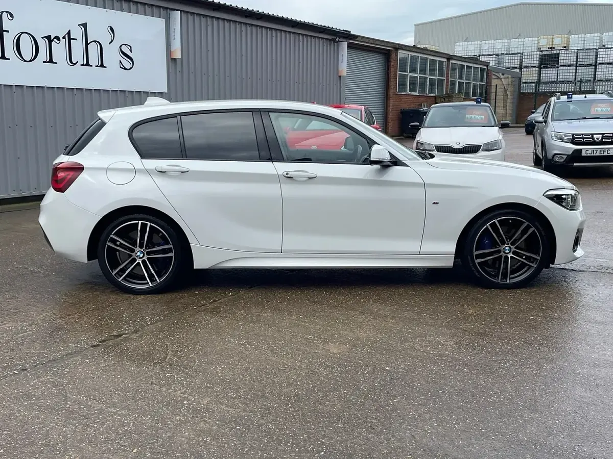 Used BMW 118 Efficient Dynamics 136 HP (100 kW) 2018 White Hatchback