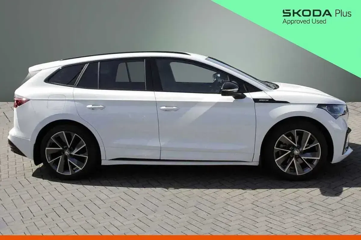 Used Skoda Enyaq iV SportLine 194 kW (265 HP) 2023 White SUV