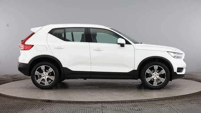 Used Volvo XC40 Inscription 163 HP (119 kW) 2022 White SUV