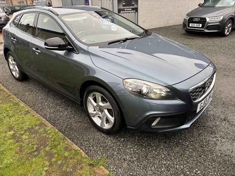 Used Volvo V40 2013 Blue Hatchback