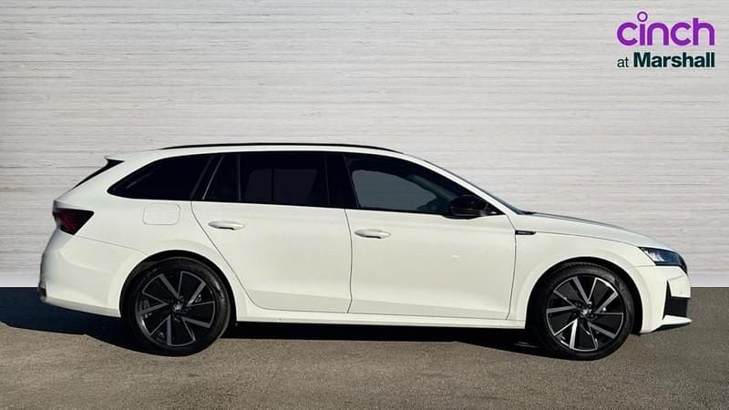 Used Skoda Octavia SportLine 150 HP (110 kW) 2025 White
