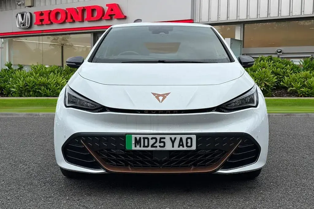 Used Cupra Born e-Boost 58 kW (80 HP) 2025 White Hatchback