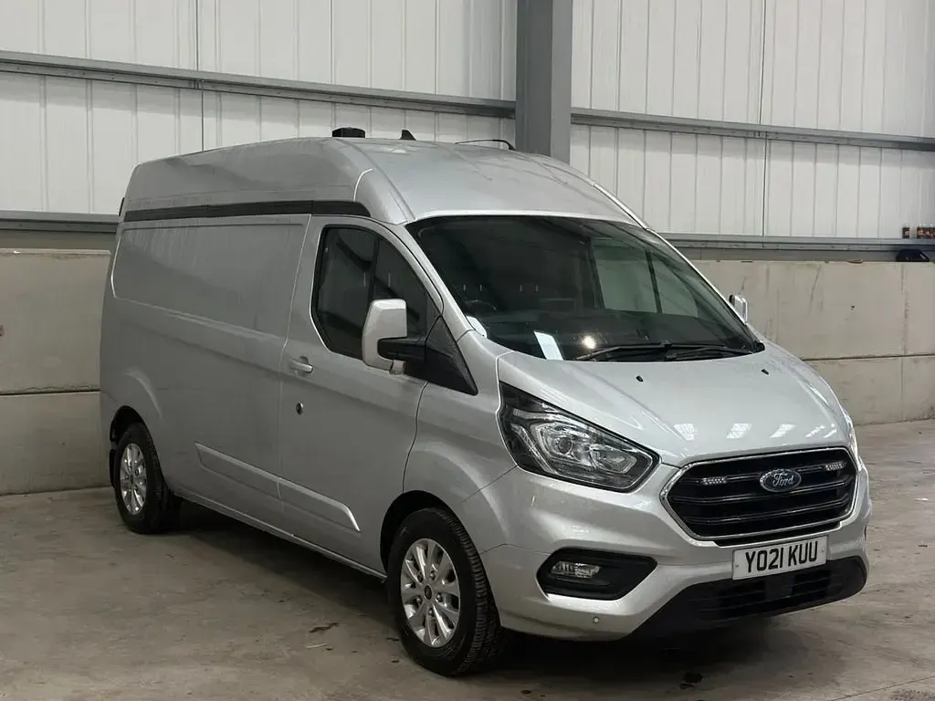 Käytetty Ford Transit Custom Limited 170 HP (125 kW) 2021 Hopea