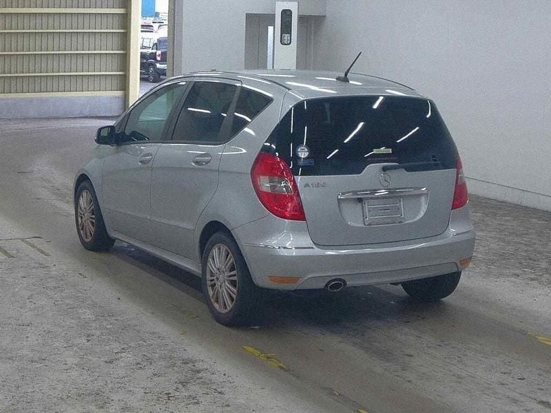 Used Mercedes A180 Elegance 116 HP (85 kW) 2010 Hatchback