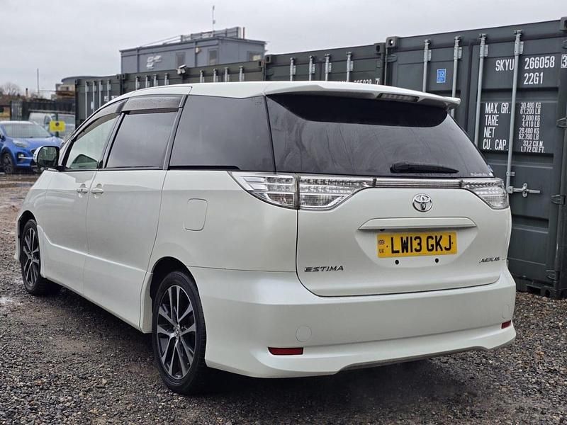 Used Toyota Estima 170 HP (125 kW) 2013 White
