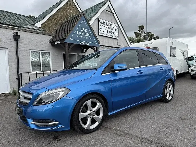 Used Mercedes B180 109 HP (80 kW) 2014 Blue Hatchback