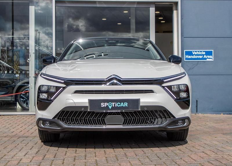 White Used 2022 Citroën C5 X PureTech Hatchback | £18,910 (Fair price) - Image 1/4