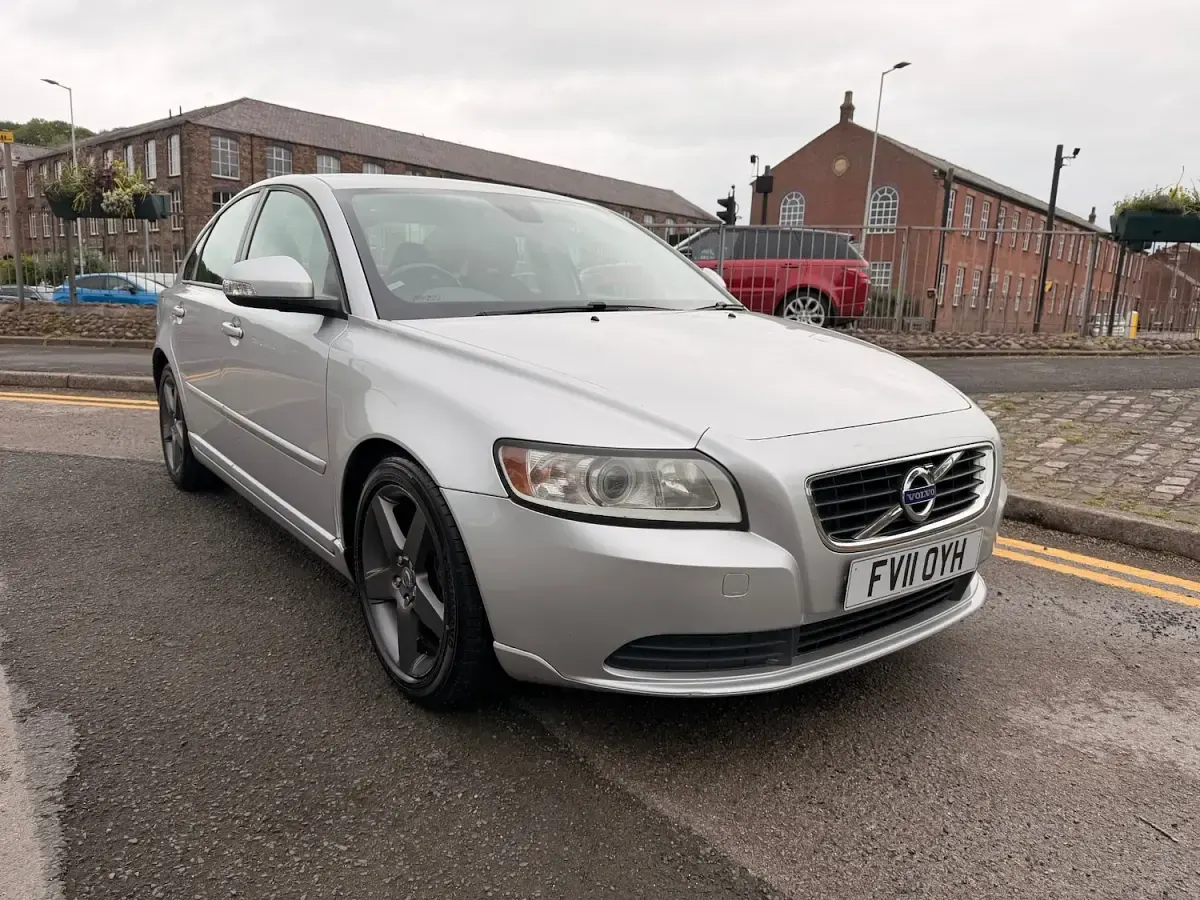 Used Volvo S40 SE 115 HP (84 kW) 2011 Silver Sedan
