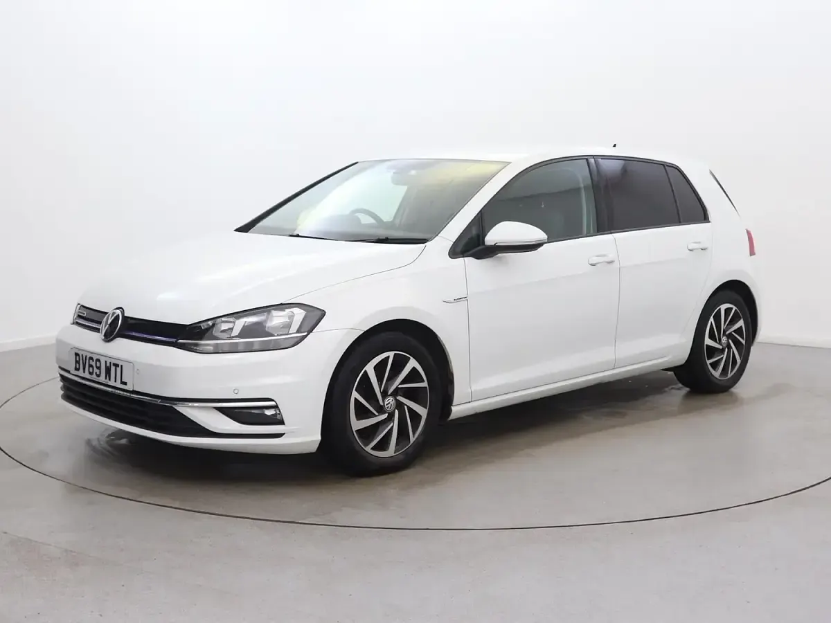 Used VW Golf VII Match 130 HP (95 kW) 2019 White Hatchback
