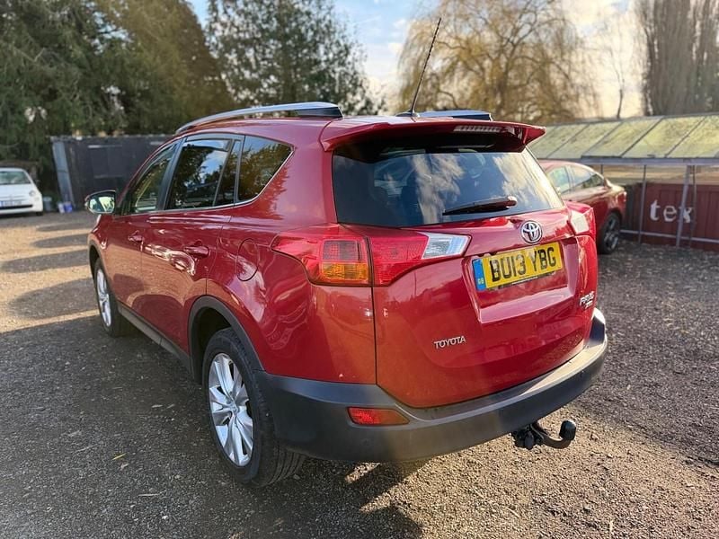 Used Toyota RAV4 2013 Red Estate
