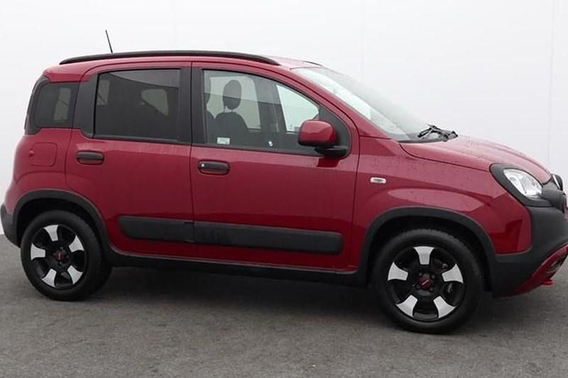 Used Fiat Panda 70 HP (51 kW) 2024 Red Hatchback