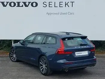 Used Volvo V60 Momentum 163 HP (119 kW) 2021 Blue Estate