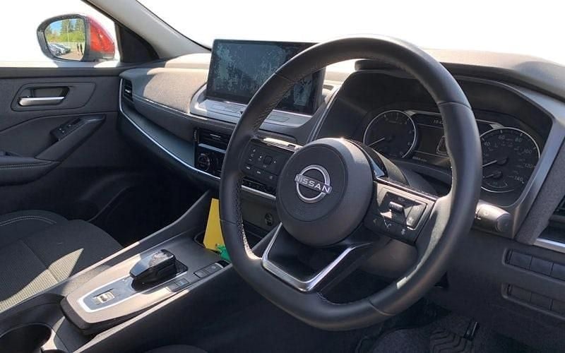 Gebraucht Nissan Qashqai Acenta Premium 190 PS (139 kW) 2024 Rot SUV