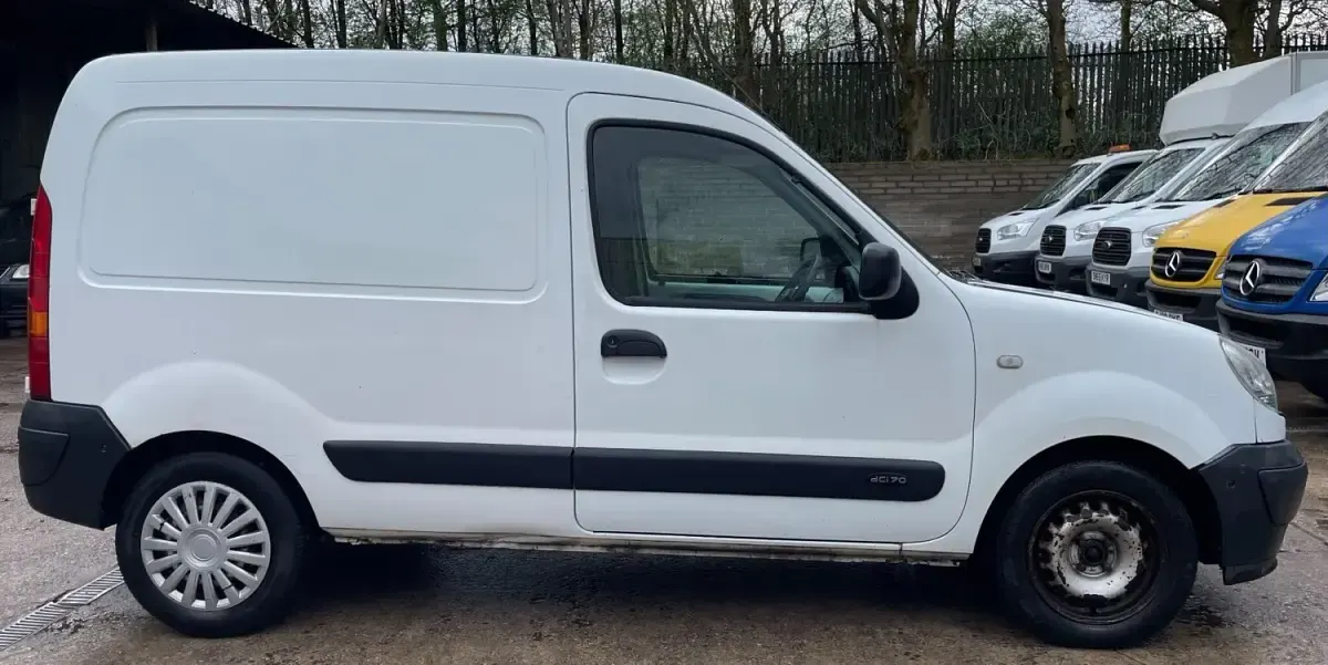 Usado Renault Kangoo 65 HP (47 kW) 2007 Branco Monovolume