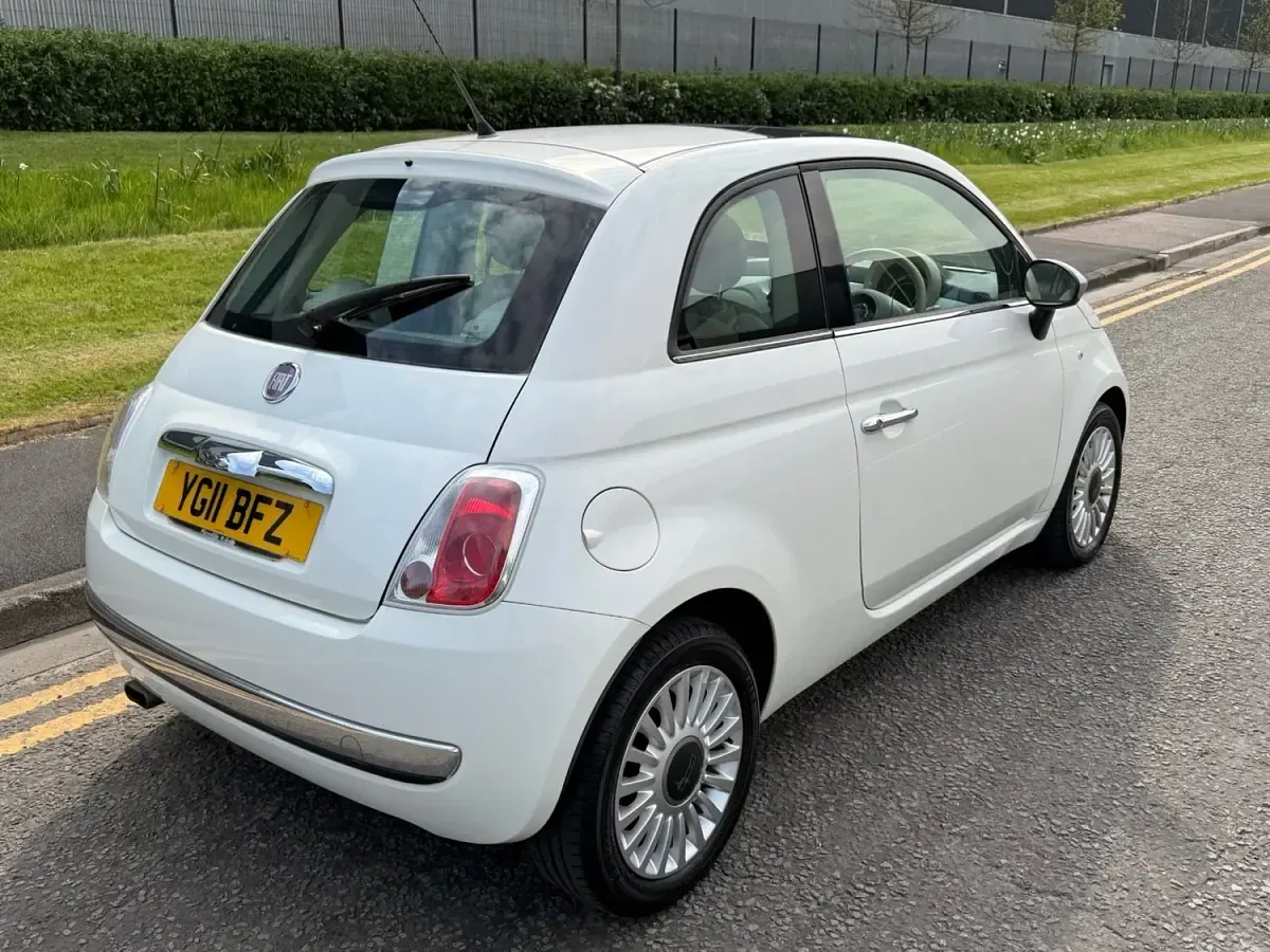 Usado Fiat 500 Lounge 69 HP (50 kW) 2011 Branco Citadino