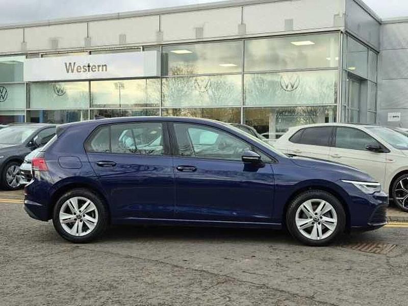 Used VW Golf VII Life 150 HP (110 kW) 2021 Blue Hatchback