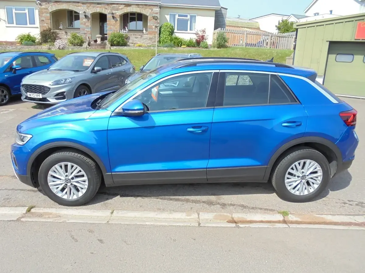 Used VW T-Roc Life 2023 Blue SUV