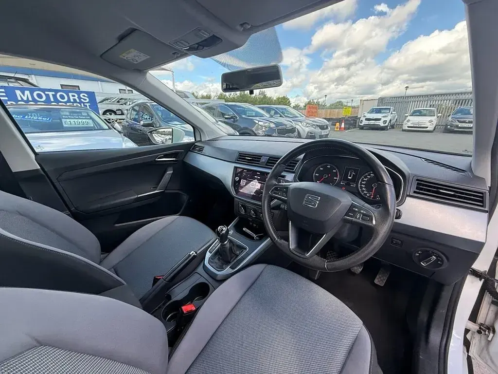 Used Seat Arona SE Technology 95 HP (69 kW) 2018 White SUV