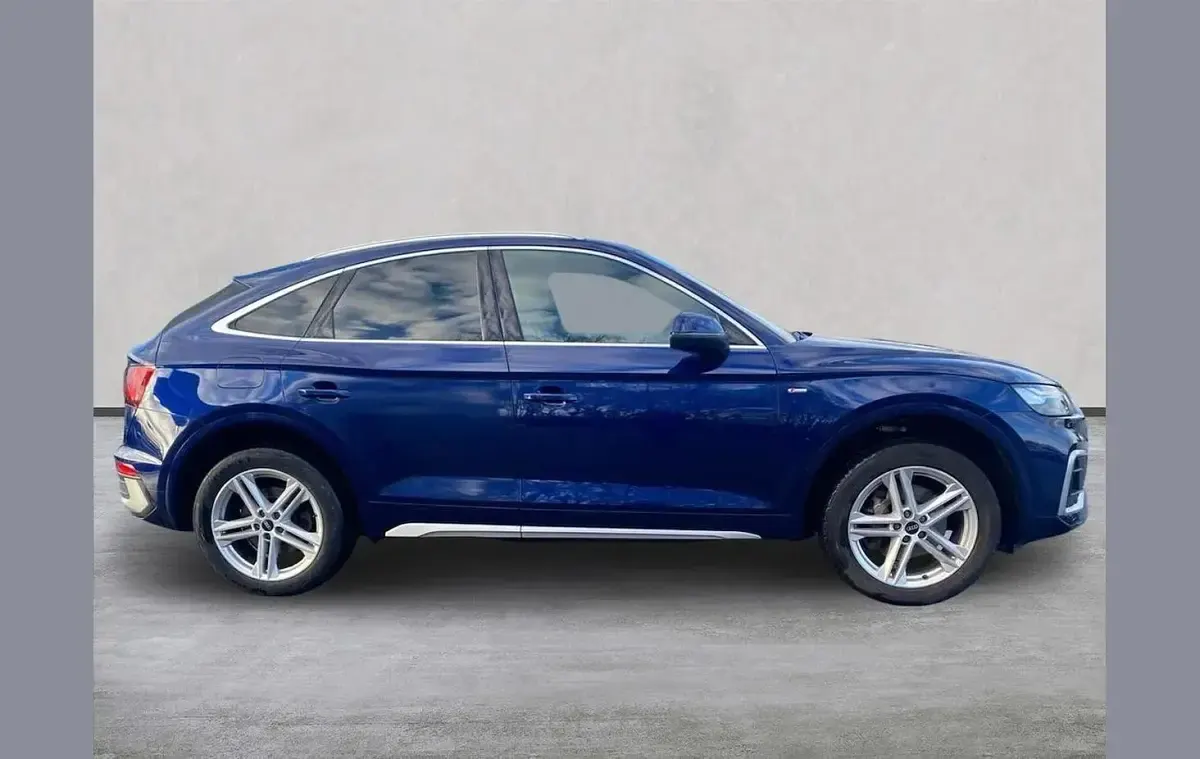 Used Audi Q5 Sportback S-Line 261 HP (191 kW) 2022 Blue SUV