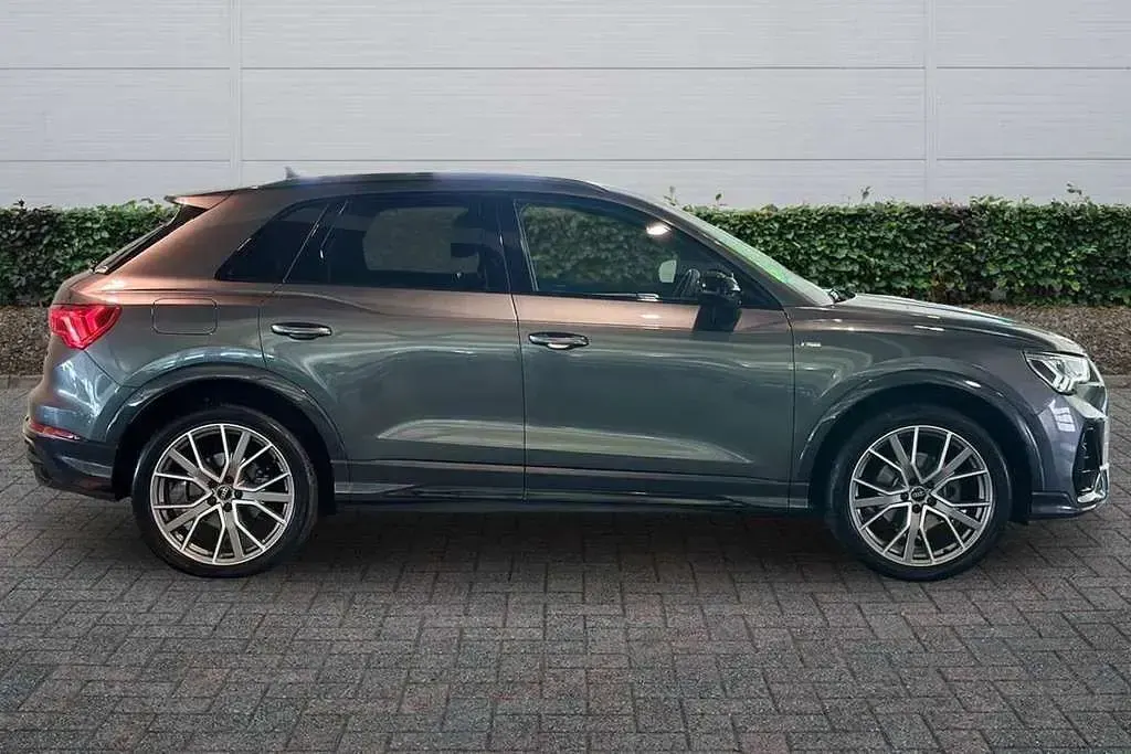 Used Audi Q3 Black Edition 150 HP (110 kW) 2024 Grey SUV