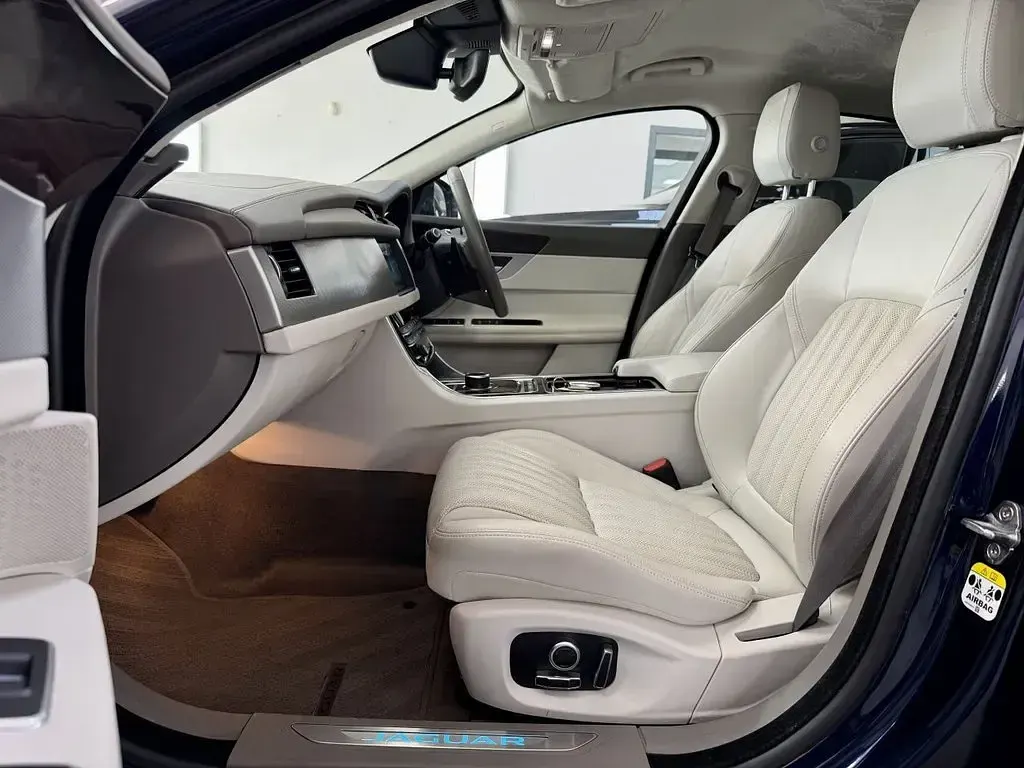 Used Jaguar XF Portfolio 250 HP (183 kW) 2020 Blue Sedan